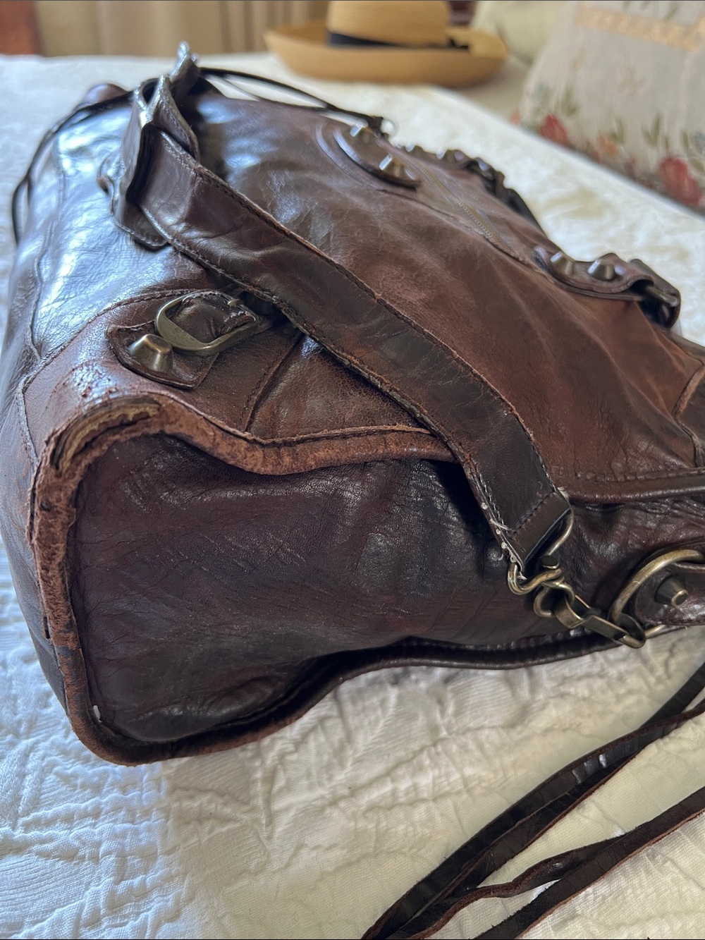 Balenciaga the City Leather Brown Shoulder Bag - Picture 4 of 17